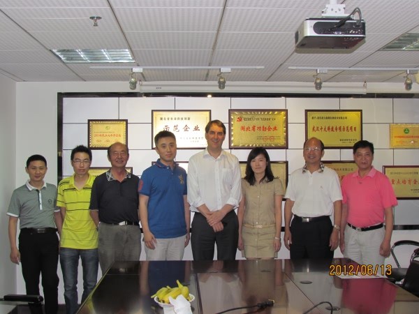 以色列施拉特(武漢)分公司國家項目部經(jīng)理來武大綠洲公司洽談合作事宜